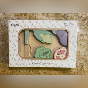 NIB Phoohi Wooden Veggie Playset